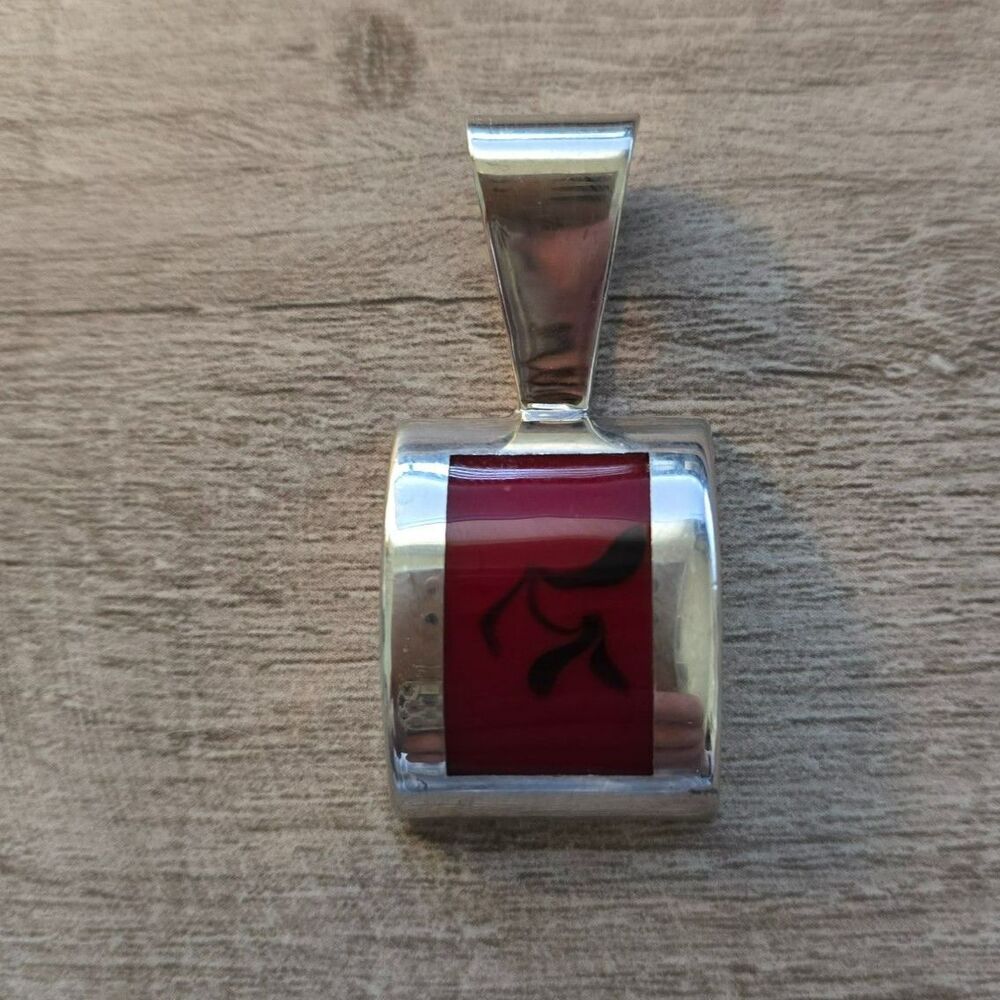 Silpada Sterling Silver Black Veined Red Jasper Domed Pendant S0818